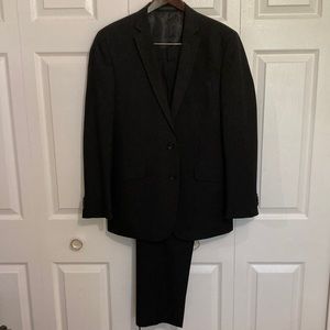 Kenneth Cole Reaction Black suit. 40 regular. Perfect condition